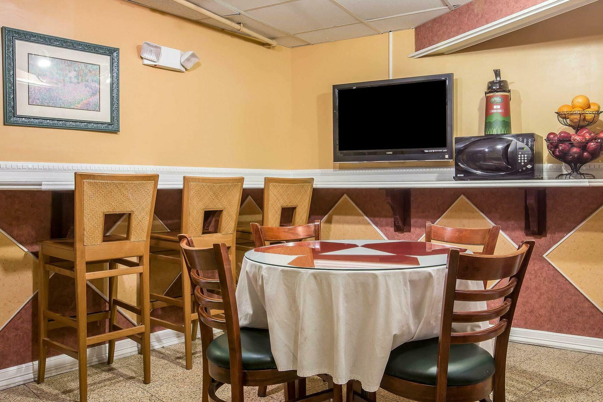 Econo Lodge Montpelier I-89 Ngoại thất bức ảnh